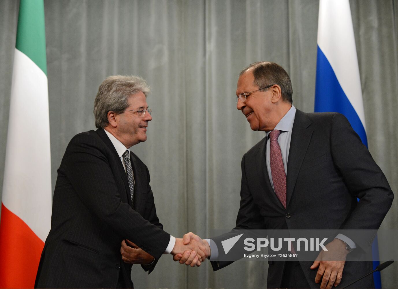 Russian Foreign Minister Servei Lavrov meets with his Italian counterpart Paolo Gentiloni
