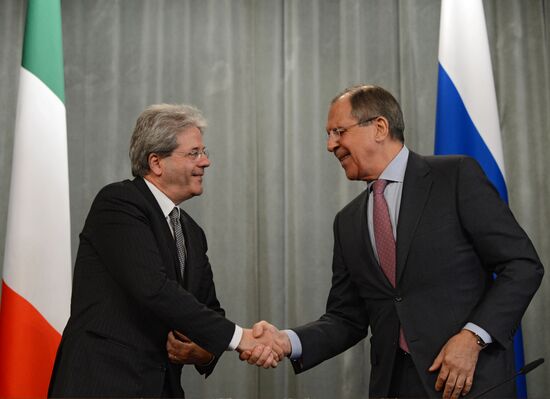 Russian Foreign Minister Servei Lavrov meets with his Italian counterpart Paolo Gentiloni