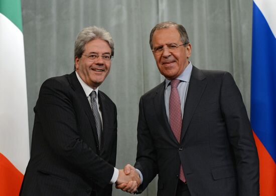 Russian Foreign Minister Servei Lavrov meets with his Italian counterpart Paolo Gentiloni