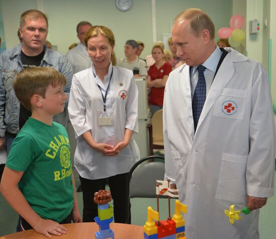 Russian President Vladimir Putin visits Emergency Children's Surgery and Traumatology Research Institute