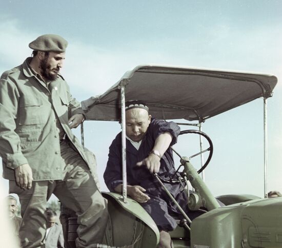 Fidel Castro visits USSR