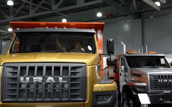 GAZ Group presents its inventions at Construction Equipment and Technologies - 2015 exhibition