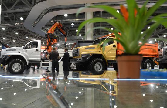 GAZ Group presents its inventions at Construction Equipment and Technologies - 2015 exhibition