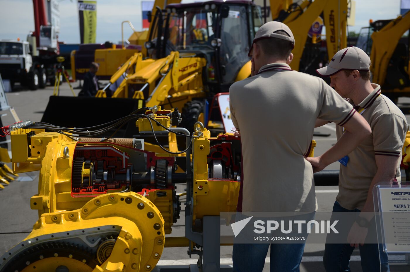 GAZ Group presents its inventions at Construction Equipment and Technologies - 2015 exhibition