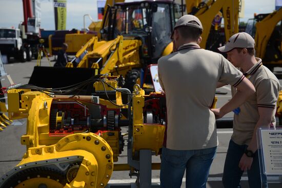 GAZ Group presents its inventions at Construction Equipment and Technologies - 2015 exhibition