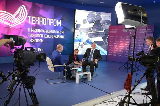 Dmitry Rogozin's trip to Novosibirsk