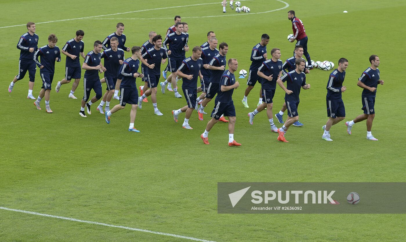 Football. Russian national team holds training session