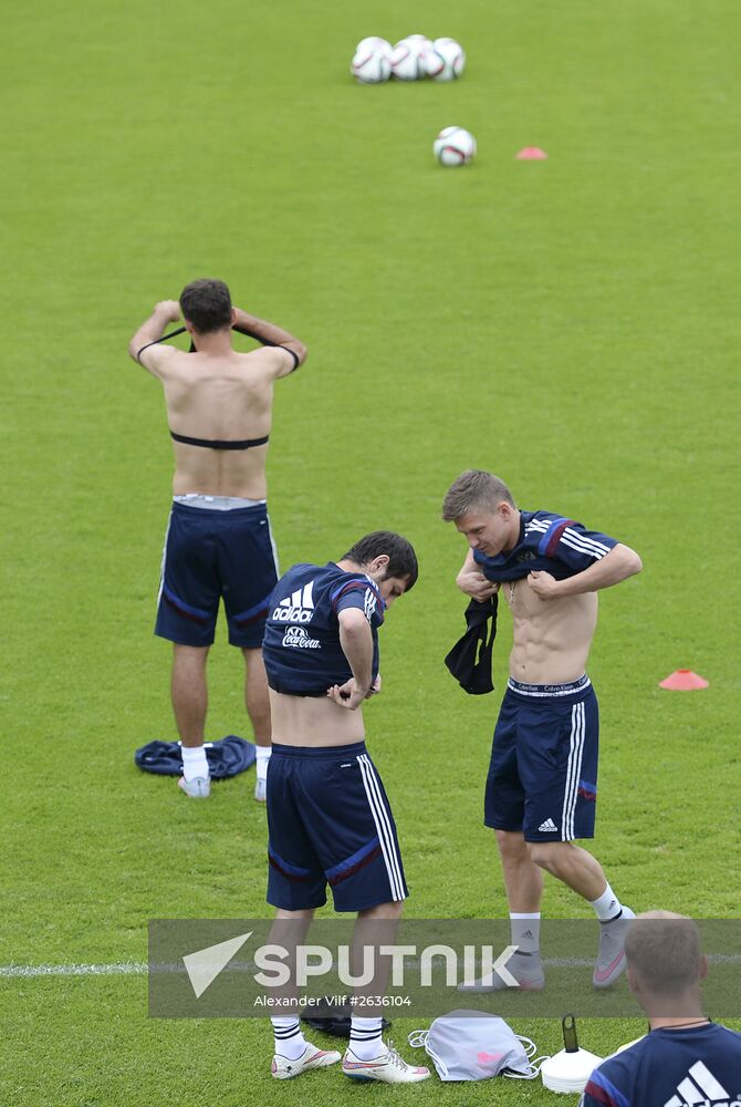 Football. Russian national team holds training session