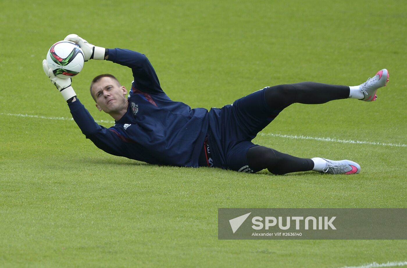 Football. Russian national team holds training session