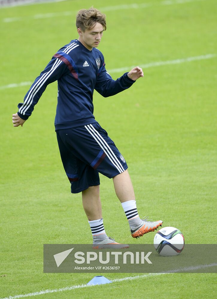 Football. Russian national team holds training session