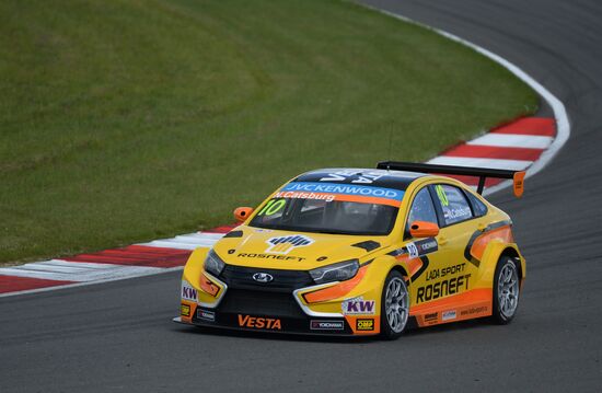 WTCC 2015. Round 5. Day One