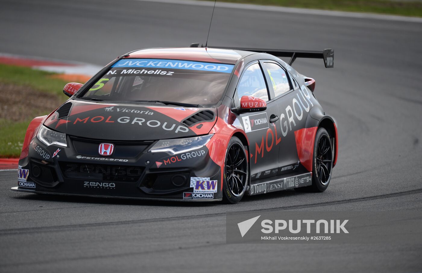 WTCC 2015. Round 5. Day One