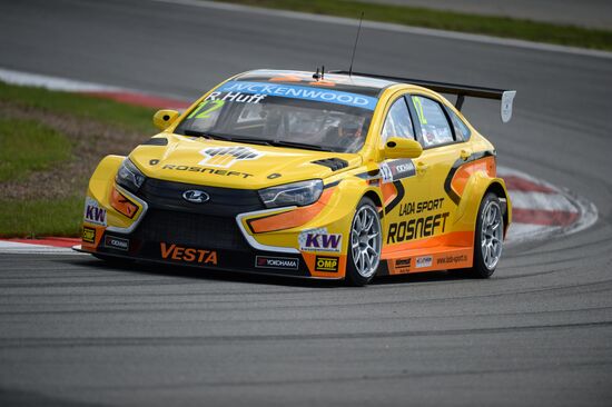 WTCC 2015. Round 5. Day One