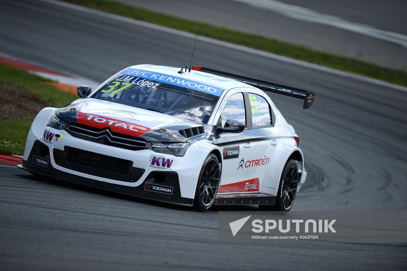 WTCC 2015. Round 5. Day One