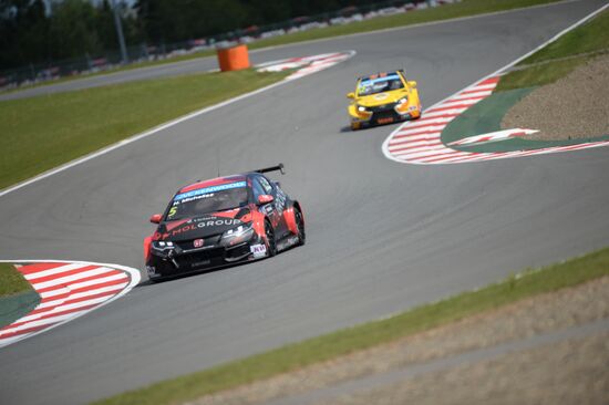 WTCC 2015. Round 5. Day One