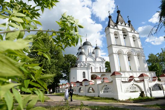 Pushkin-related sites. Alexander Pushkin Museum-Reserve in Vyazyomy Estate
