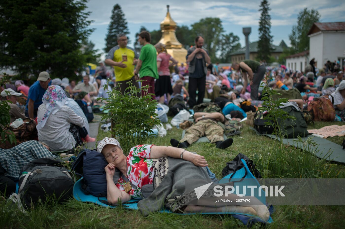 Velikaya River religious procession in Kirov Region