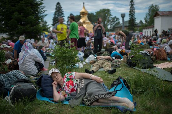 Velikaya River religious procession in Kirov Region