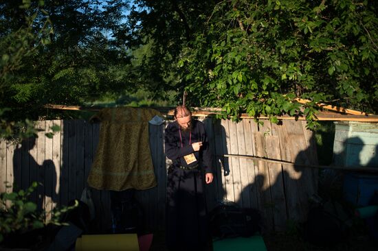 Velikaya River religious procession in Kirov Region