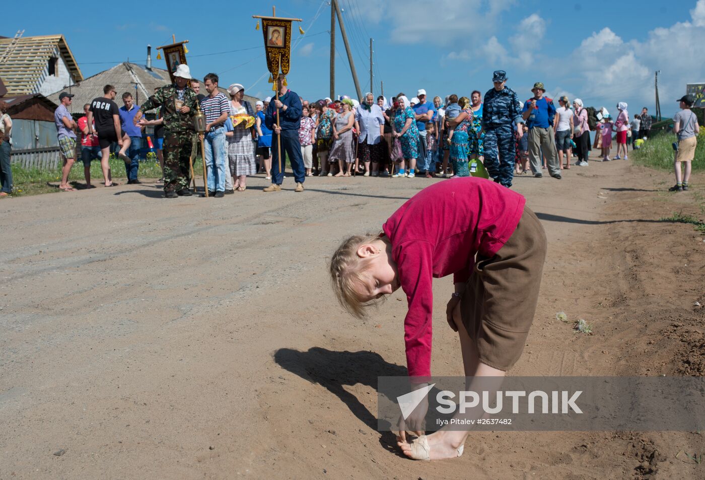 Velikaya River religious procession in Kirov Region