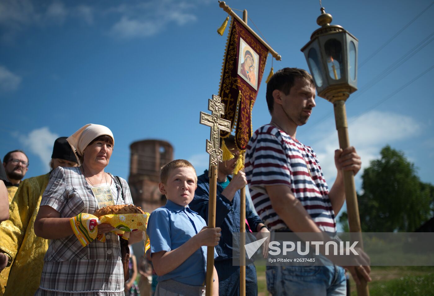 Velikaya River religious procession in Kirov Region