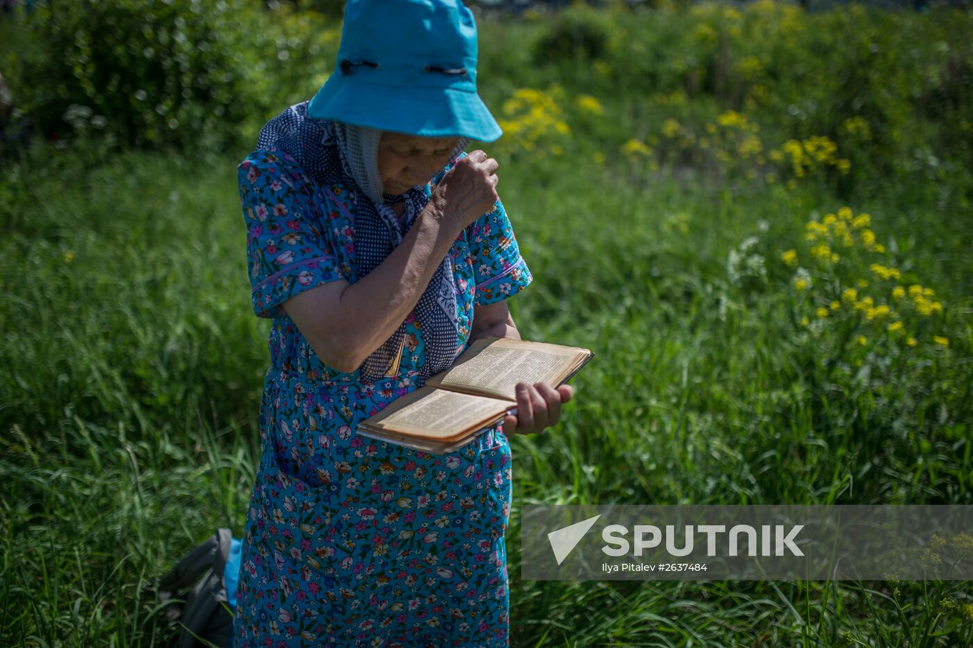 Velikaya River religious procession in Kirov Region