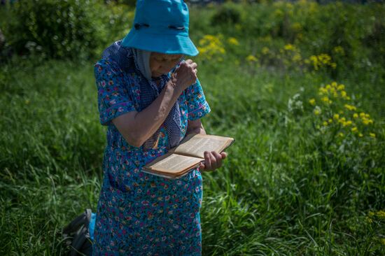 Velikaya River religious procession in Kirov Region