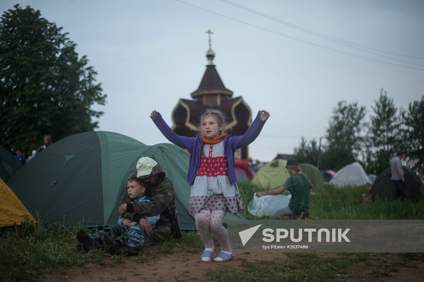 Velikaya River religious procession in Kirov Region