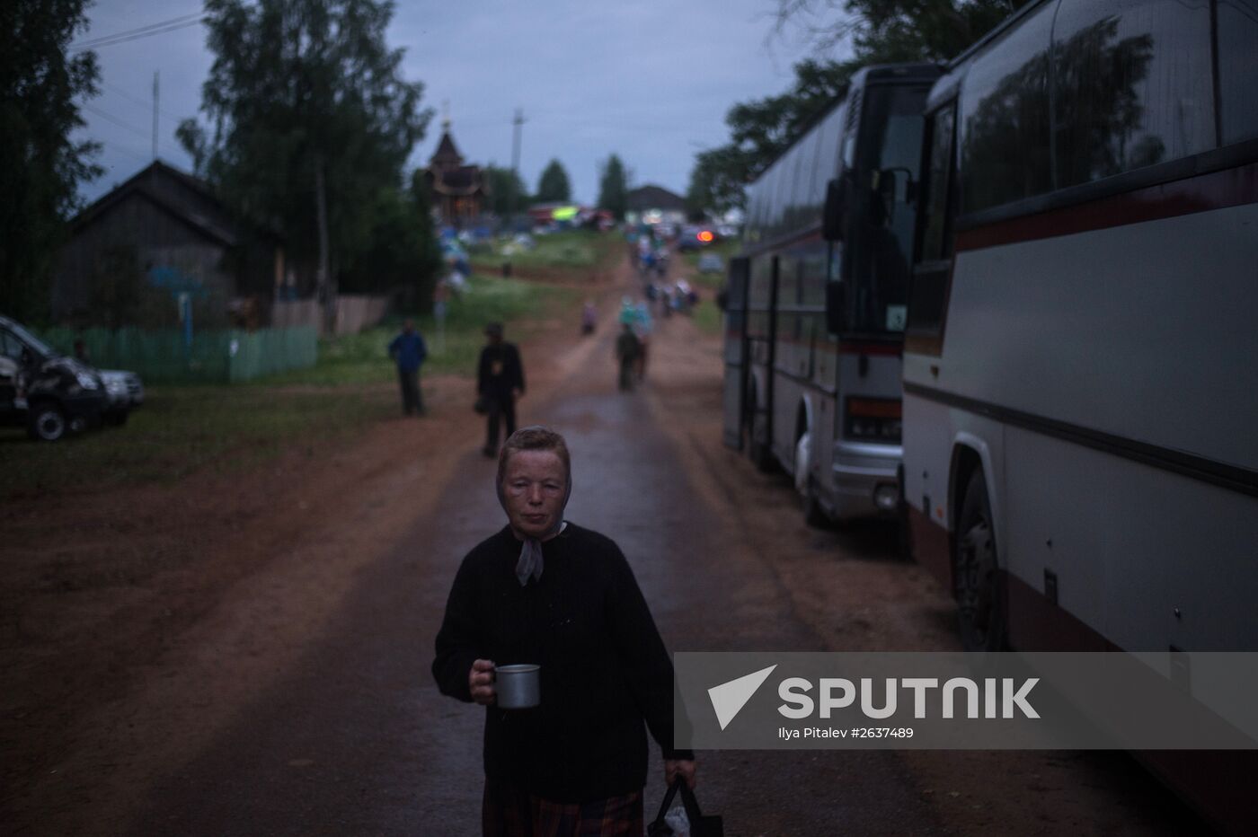 Velikaya River religious procession in Kirov Region