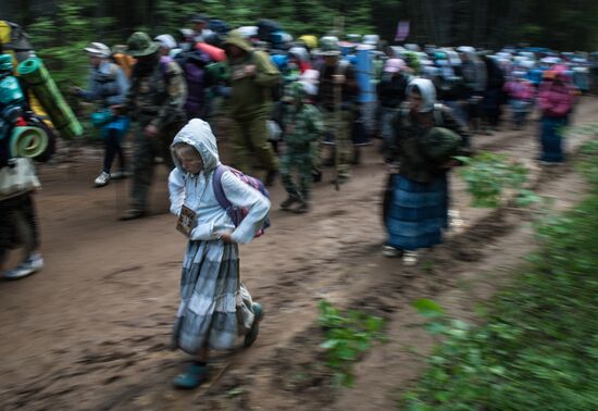 Velikaya River religious procession in Kirov Region