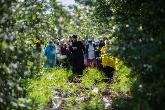 Velikaya River religious procession in Kirov Region