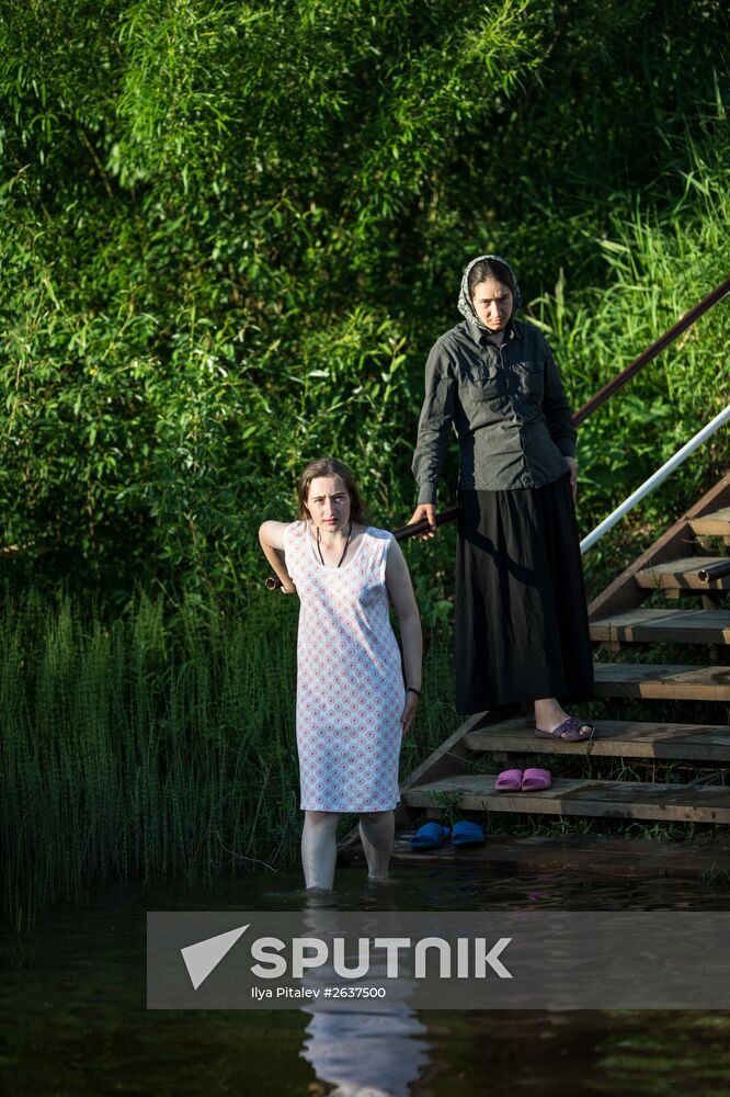 Velikaya River religious procession in Kirov Region