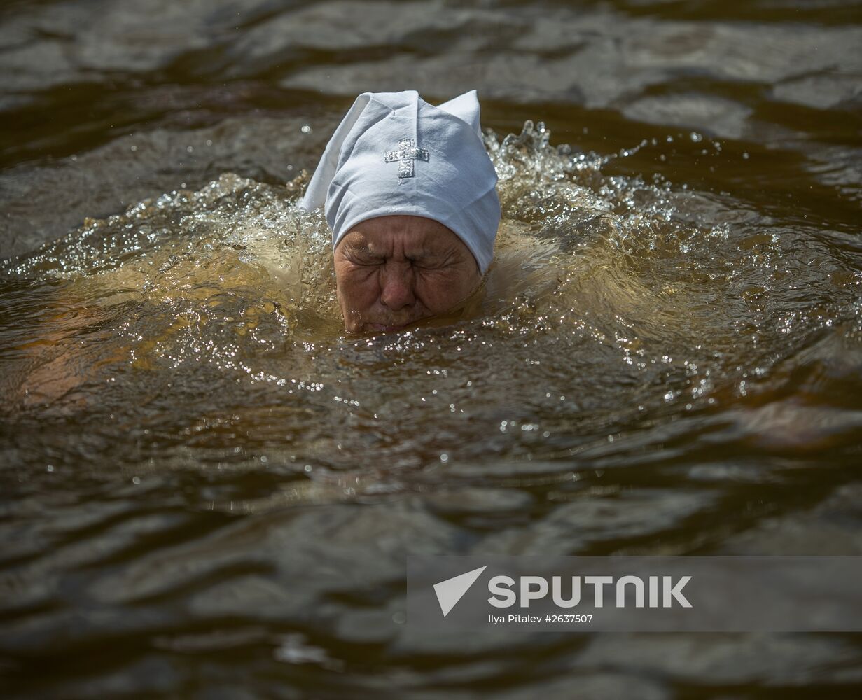 Velikaya River religious procession in Kirov Region