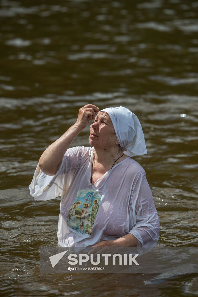 Velikaya River religious procession in Kirov Region