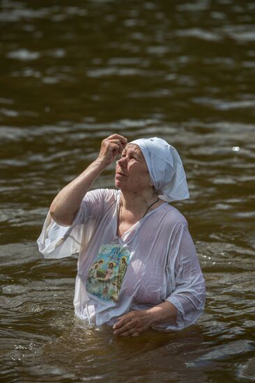 Velikaya River religious procession in Kirov Region