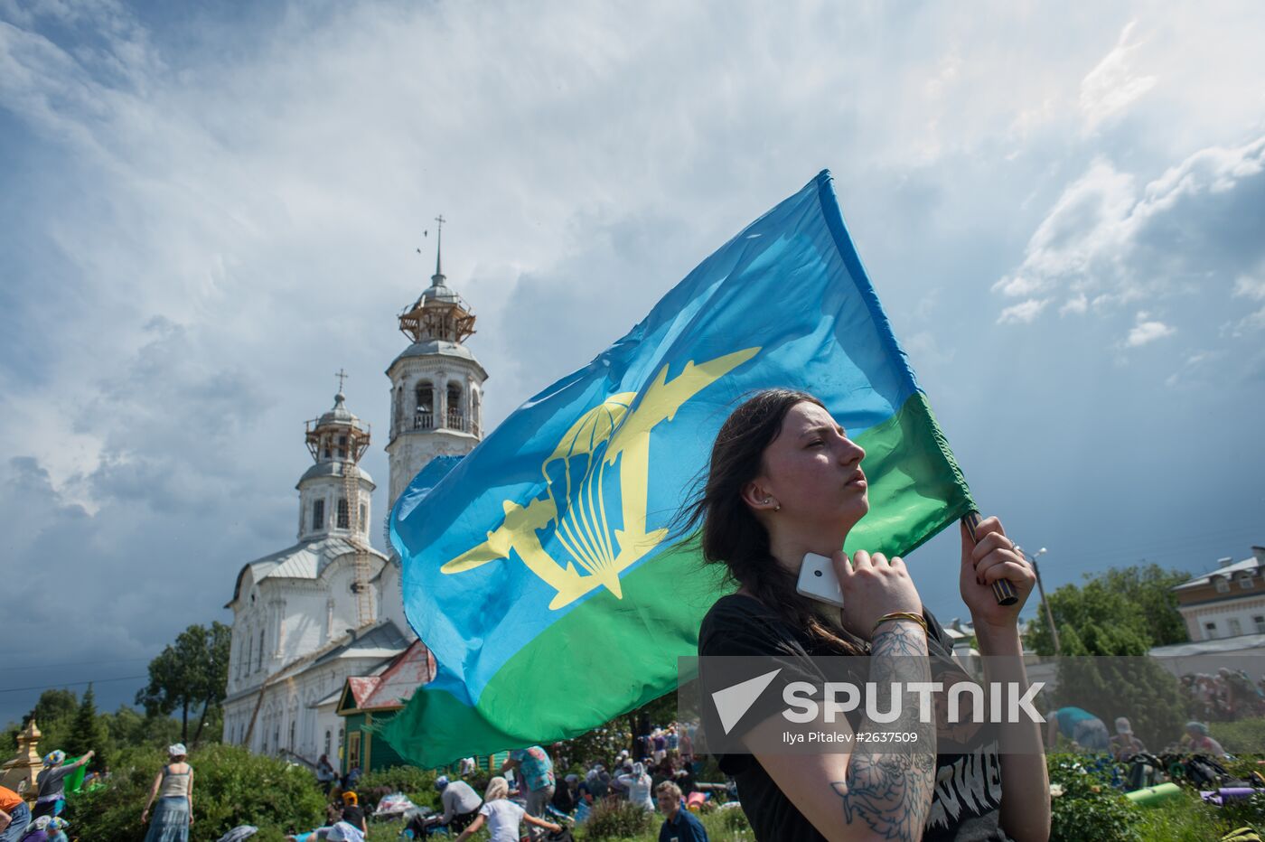 Velikaya River religious procession in Kirov Region