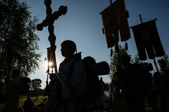 Velikaya River religious procession in Kirov Region