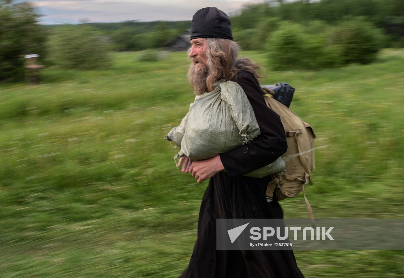 Velikaya River religious procession in Kirov Region