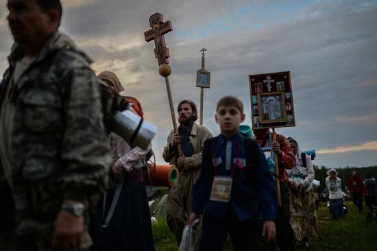 Velikaya River religious procession in Kirov Region