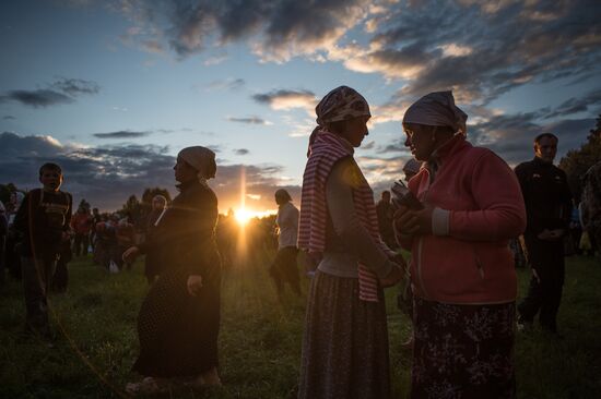 Velikaya River religious procession in Kirov Region