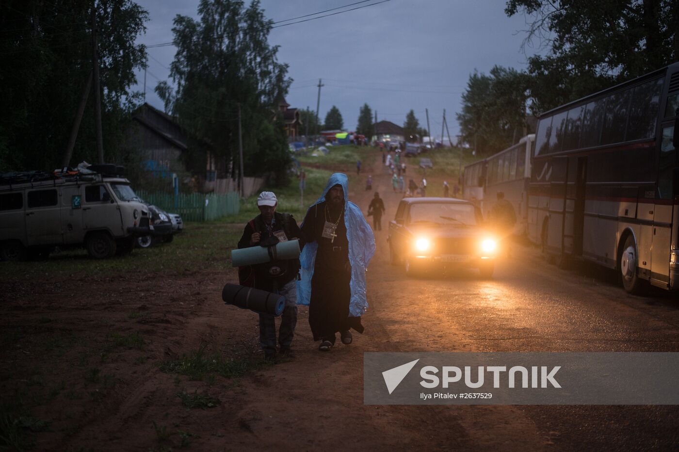 Velikaya River religious procession in Kirov Region