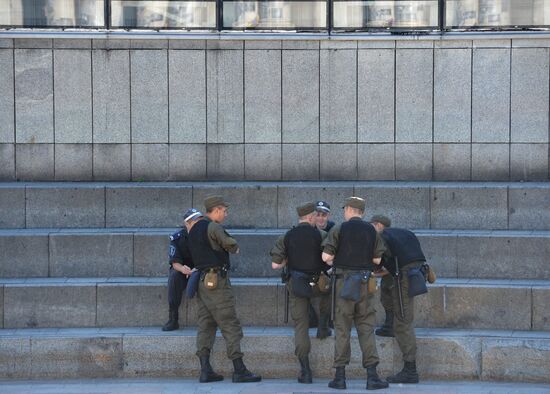 Tent camp in central Kiev demolished