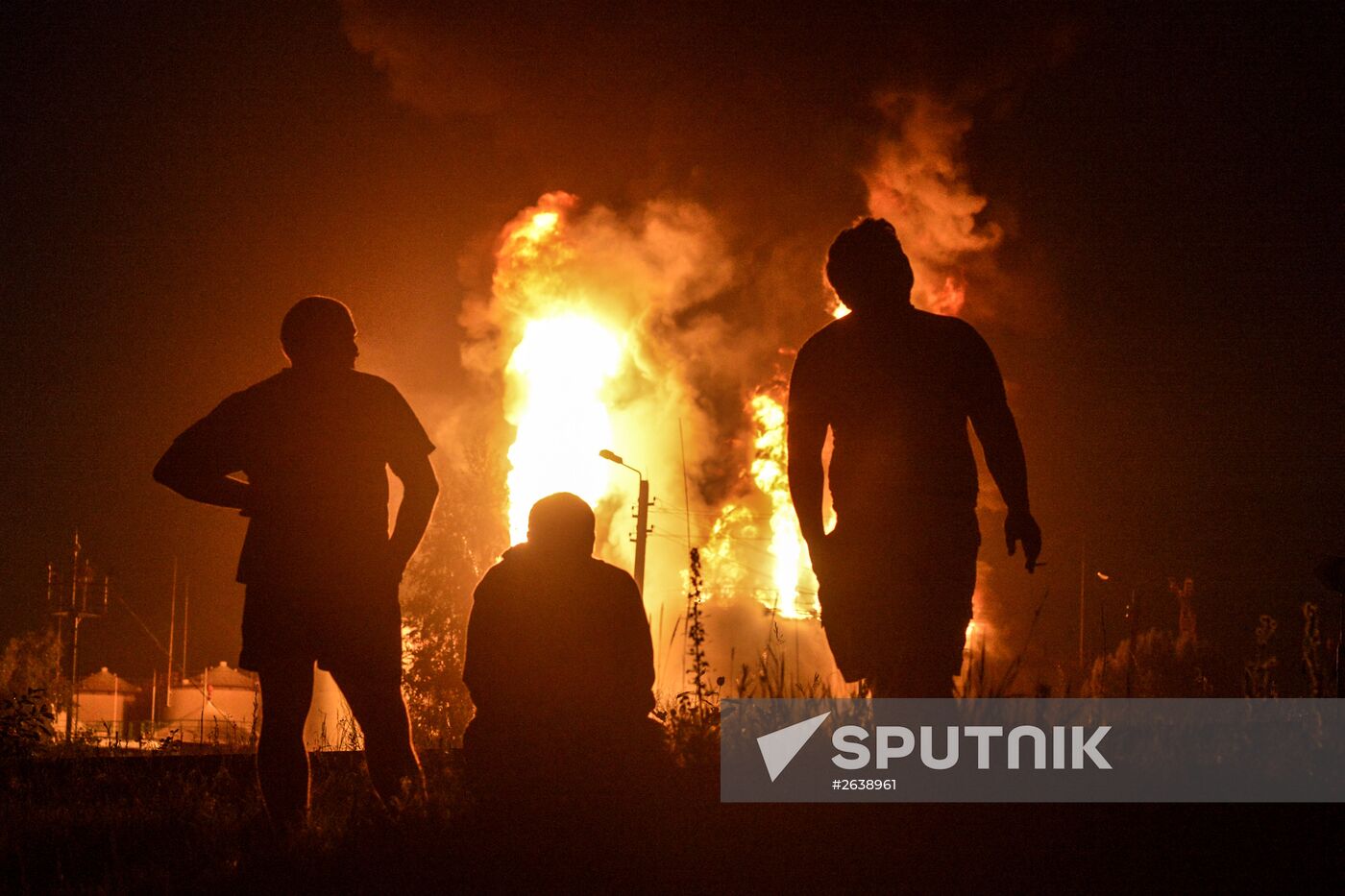 Fire at oil tank farm in Kiev Region