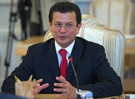 Foreign Ministers of Russia and Salvador S.Lavrov and H.R.Martinez Bonilla meet in Moscow
