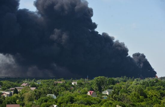 Fire at petroleum storage base in Kiev Region