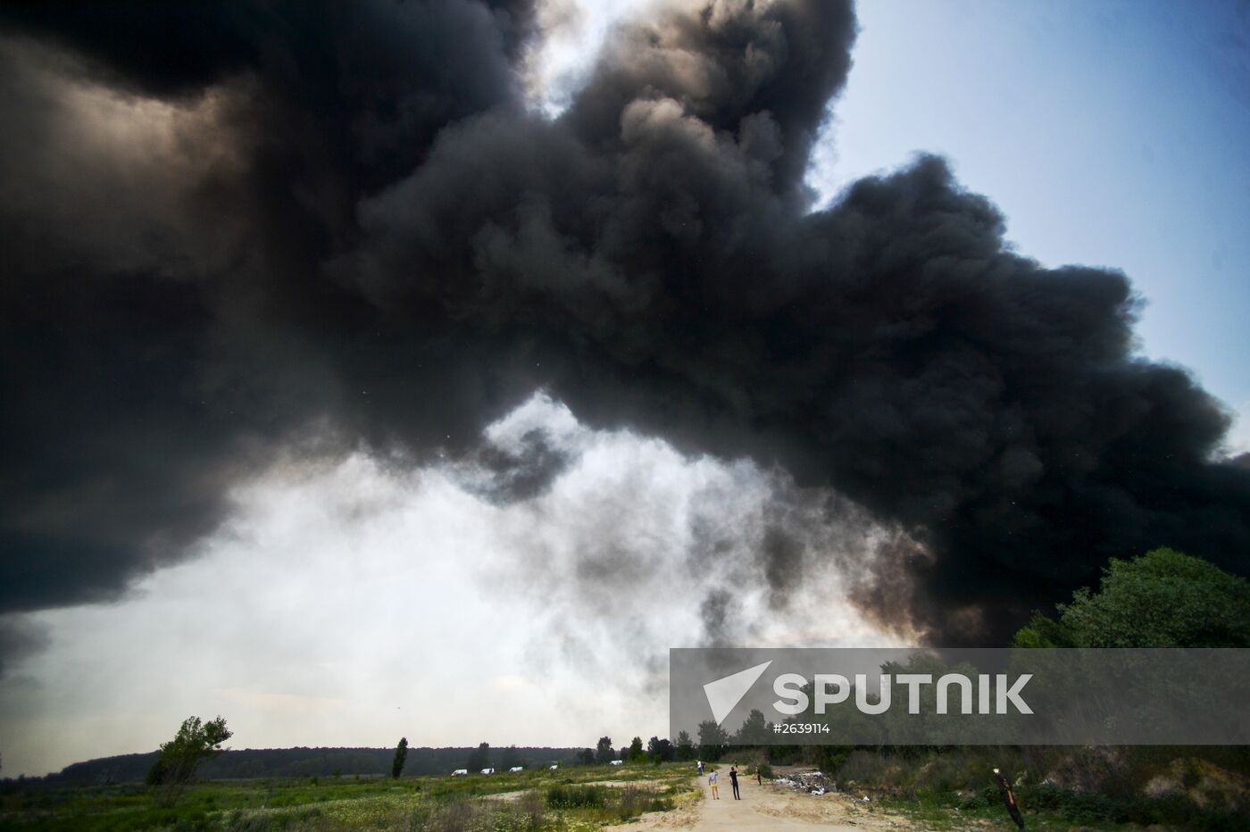 Fire at oil tank farm in Kiev Region