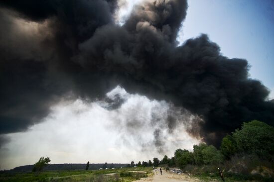 Fire at oil tank farm in Kiev Region