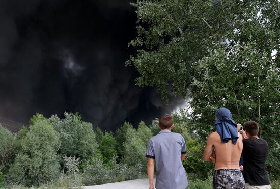 Fire at oil tank farm in Kiev Region