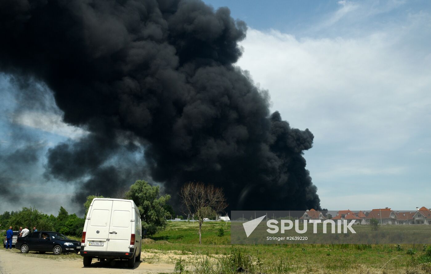 Fire at oil tank farm in Kiev Region