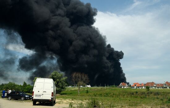 Fire at oil tank farm in Kiev Region